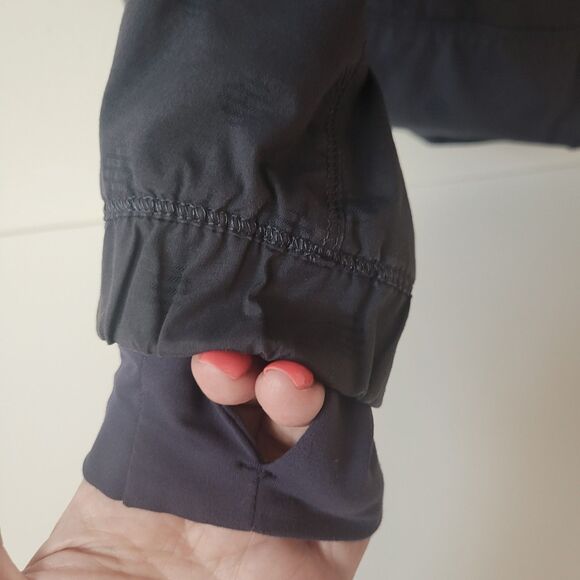 Lululemon Hooded Windbreaker Light Active Navy Blue Dot Print Women Sz 6 Jacket - Picture 9 of 12